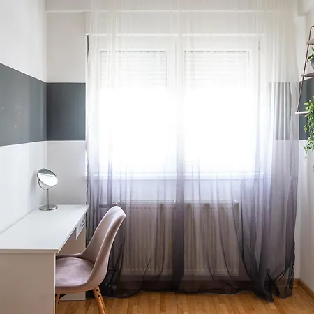 Nar Royalton #27 Free Parking *